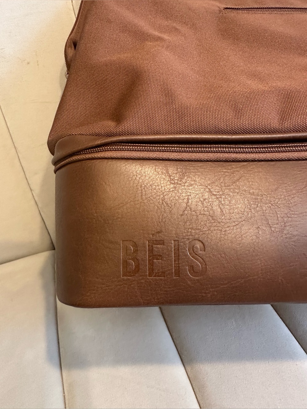 BEIS OG Convertible Weekender in Maple - Picture 7 of 8